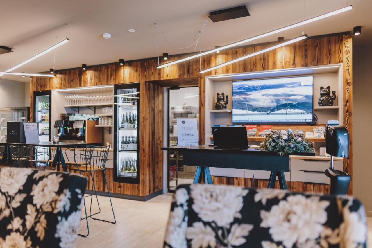 Nikolaus By Avenida Panoramic Wellness Suites Zell am See Exterior photo