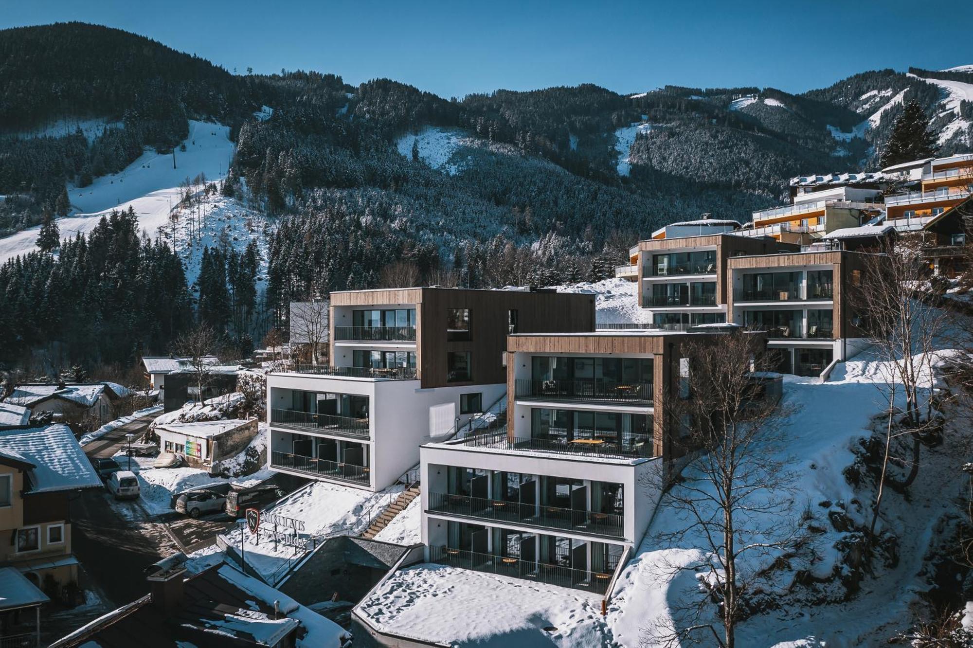 Nikolaus By Avenida Panoramic Wellness Suites Zell am See Exterior photo